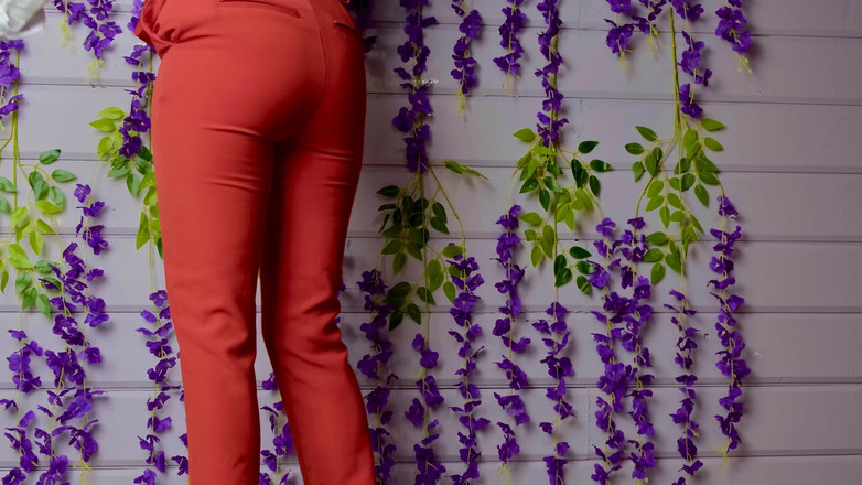 Eva Deva: Muito xixi nas calças! Olha como eu faço no chão...