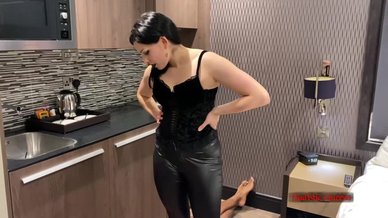 SquishySax: Goth Delilah - Ich werde dein leben beenden