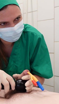 Medfet katheterspiel, handjob und auferlegter orgasmus mit vibrator