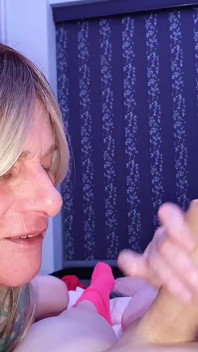 Tatuaż maminsynek i MILF gorące POV głębokie gardło obciąganie na ogromnym kutasie