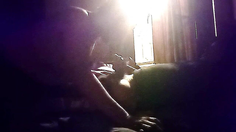 Tetto Michel: 隣人の息子がこっそりオーラルセックスのために私のところに来ます