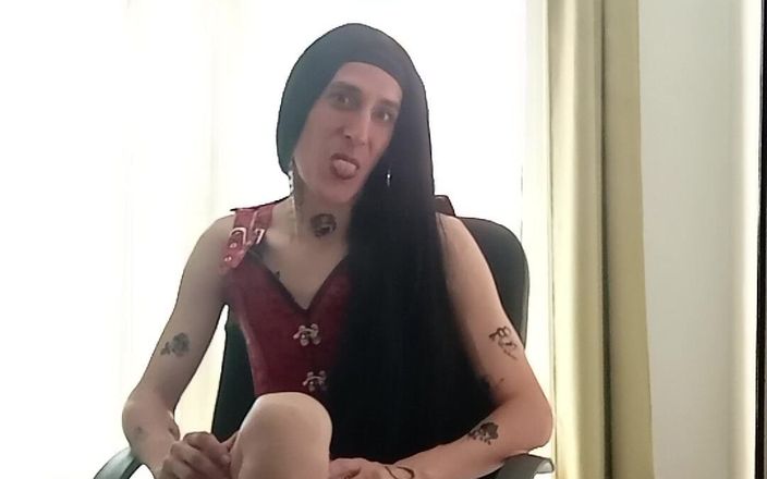 Penelopene27: Teşhirci travesti