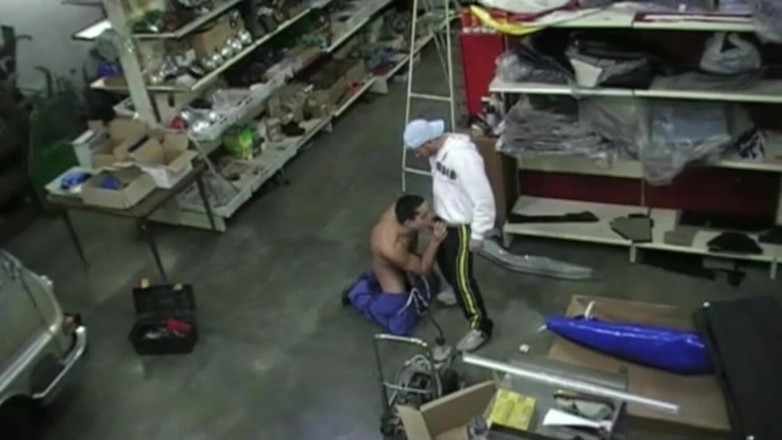 Gaybareback: Straight sucked and fucked in a garage
