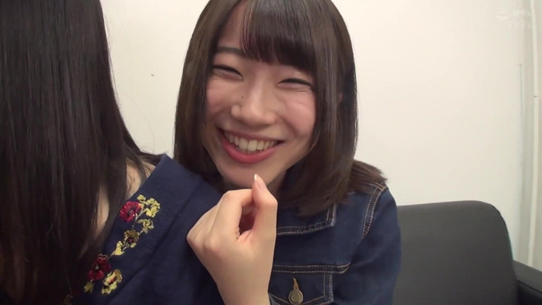 Raptor Inc: 親友素人娘2人 手コキを焦らしながらだらしないフレンチキス2 特別編-2