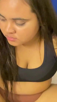 駐在員の妻がホテルに来て Herself.xxx