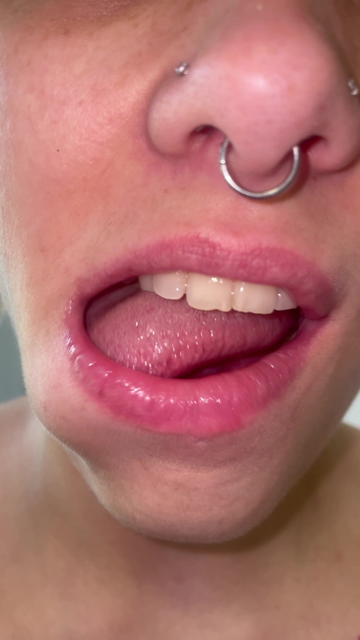 Glitterqueen1999: Mouth Tour No Makeup Teeth Tongue Uvula Tonsils Check