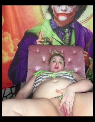 Goth bimbo: Měla nějaký čas na sebe
