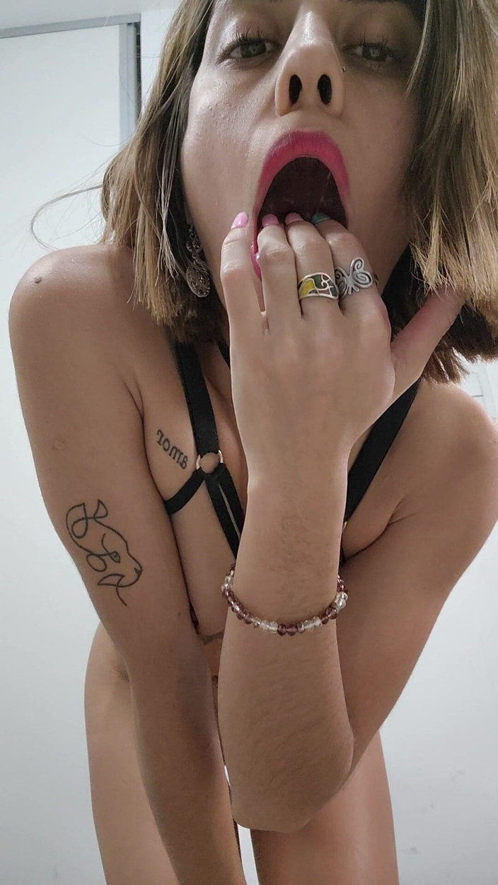 Sara Latina: Sara Latina เงี่ยนช่วยตัวเองเพื่อคุณ