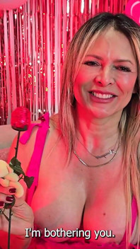 Monique Fuentes îți oferă pizda ei dulce de Ziua Îndrăgostiților