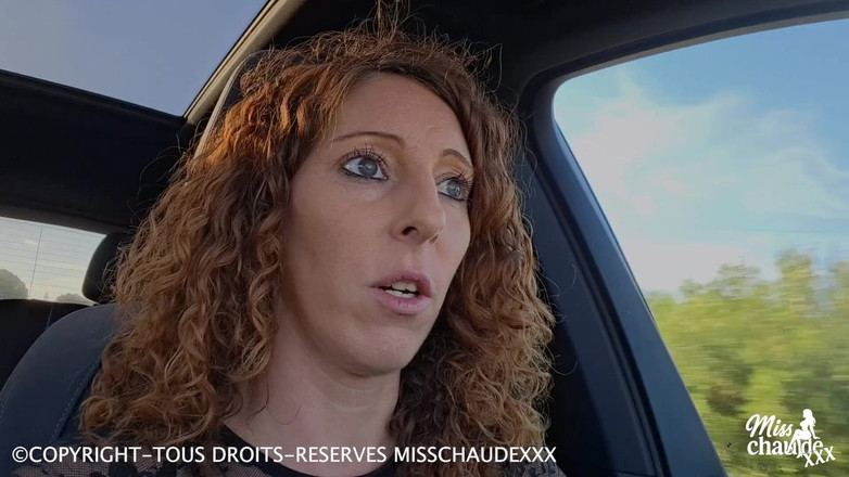 Misschaudexxx: 小姐，我把一颗拖车球塞进了我的