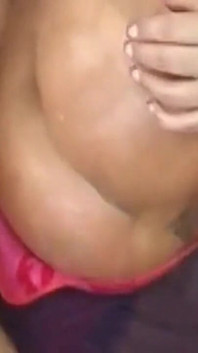 Magrinha morena pingando porra depois de boquete desleixado e foda dura