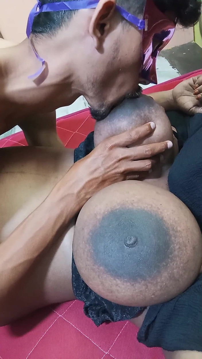 BeautyAnu: Indyjski wielkie cycki ciocia jebanie z bigcock Young Man