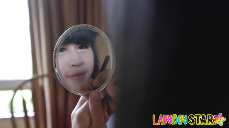 Ladyboy Star: Ladyboystar - kreeg een tengere hete zwartharige cosplay-liefhebbende ladyboy