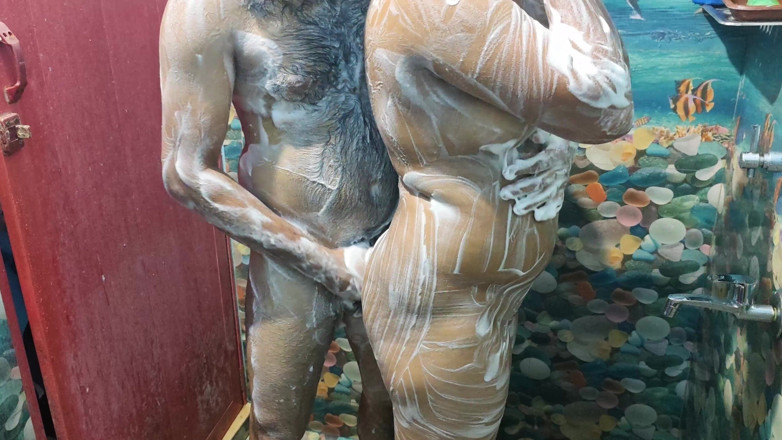 Vaigavarun45: Bain et seins, presser, bain, romance