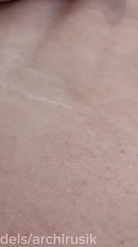 Ojczym pieprzył pasierba w lesie, z grubsza i chciwie pieprzył dziury Młodego Twinka!