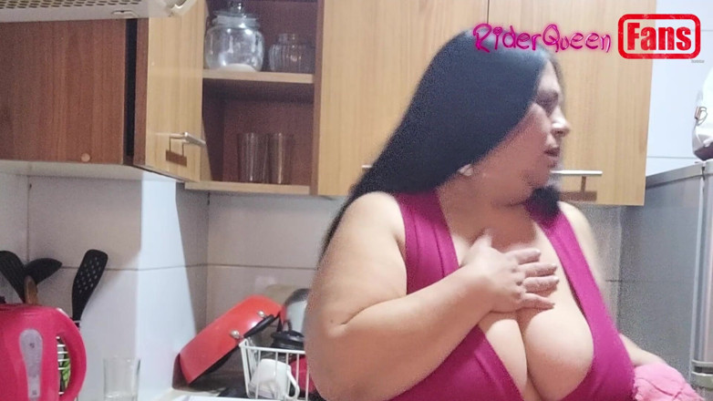 Riderqueen: Video untuk peminat: seorang lelaki muda bertokok mengongkek saya di...