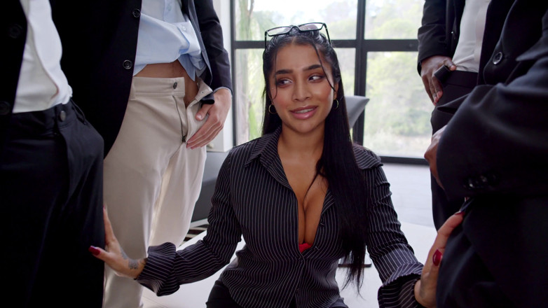 Yeri Blue: La Chica De La Inmobiliaria Follada Por 5 Actores Porno - Yasmina...