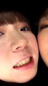 Himari Ogawa och Mio Shinozaki täcker dig i saliv med sina fylliga tungor
