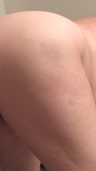 苗条女孩珍妮被成熟的胖美女ada用穿戴式假狠！