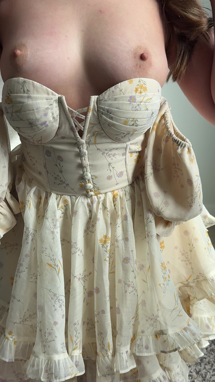 HotsyTotsy: Ohromující v mých šatech: sexy odhalení