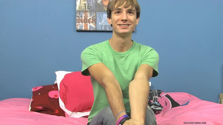 Lollipop Twinks: Sexy Twink Nathan Stratus Talks About Big Dicks