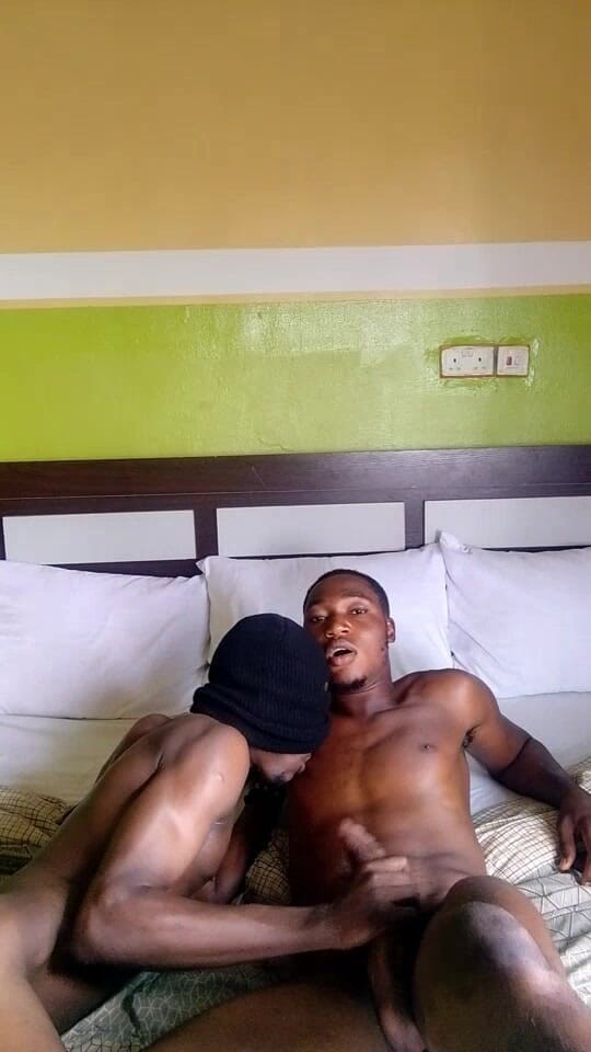 Sweetass132: Elle prend des cours de sexe