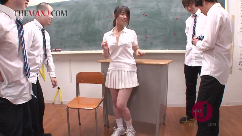 Asian happy ending: 同学们让热辣少女放弃她的阴户