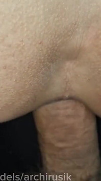 18 yaşındaki genç kızımı sikiyorum ve sıkı deliğine çok boşalıyor! Hot Publick Hard.