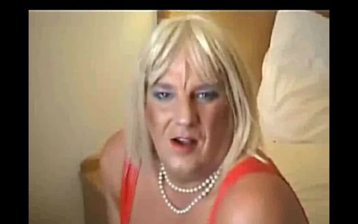 Mature Tina TV: Сексуальный винтажный клип от меня развлекает гостя в моем гостиничном номере