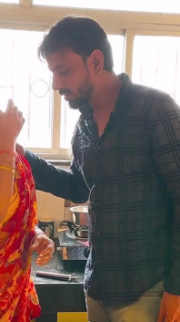Indianca desi bhabhi savita face sex cu șeful ei în casa ei