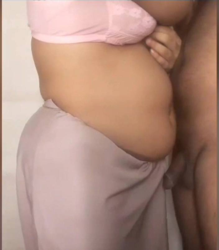 Jesmin18: Bangladeschisches sexy Bhabi mit freund gefickt