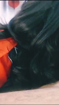 Mujeres hermosas calientes gime y chupan la polla