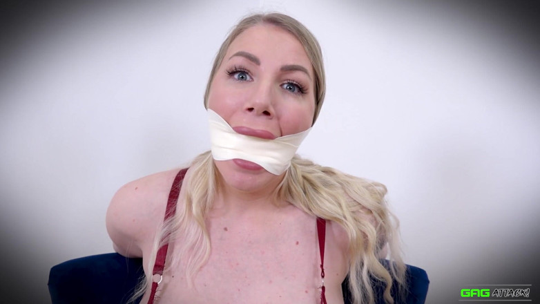 Gag Attack: Danielle Maye - maikrophom tep gala ghontna