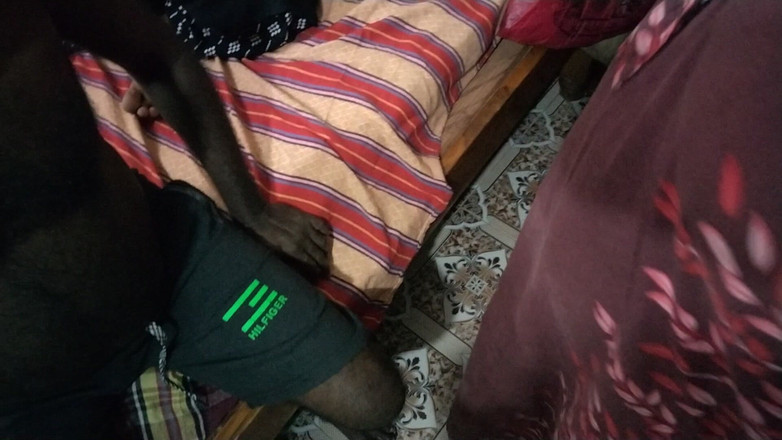 Tamil lesbian: Video seks sambil ngomong jorok