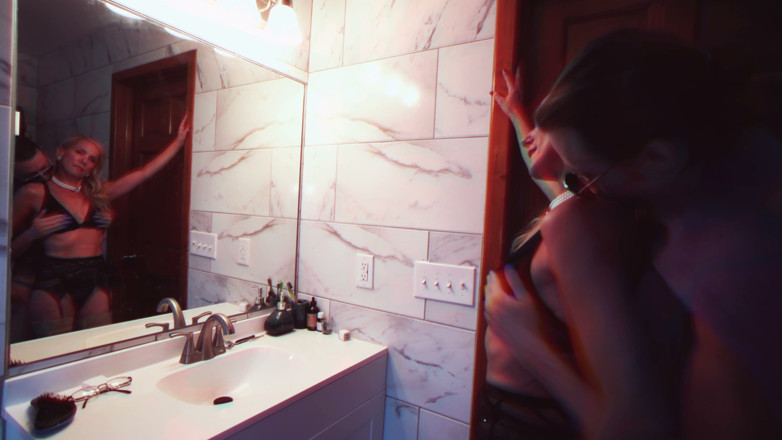 Concoxxxion: 젊은 자지에게 발정난 Bella Bare! 2020년 7월 22일
