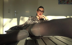 Lady Victoria Valente: Šťáva, moje suché nohy kundy!