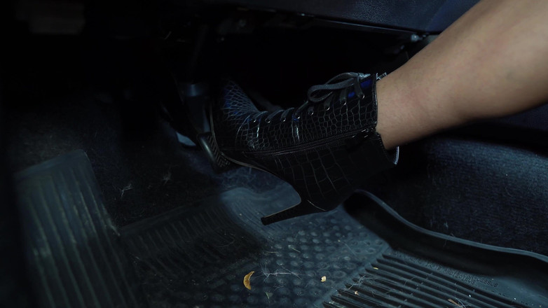 Hidi Heaventoosh: Ular Skin Boots