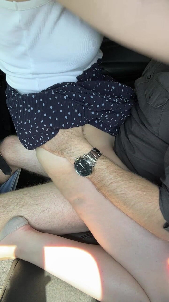 IntimateIsles: Sexe torride en voiture