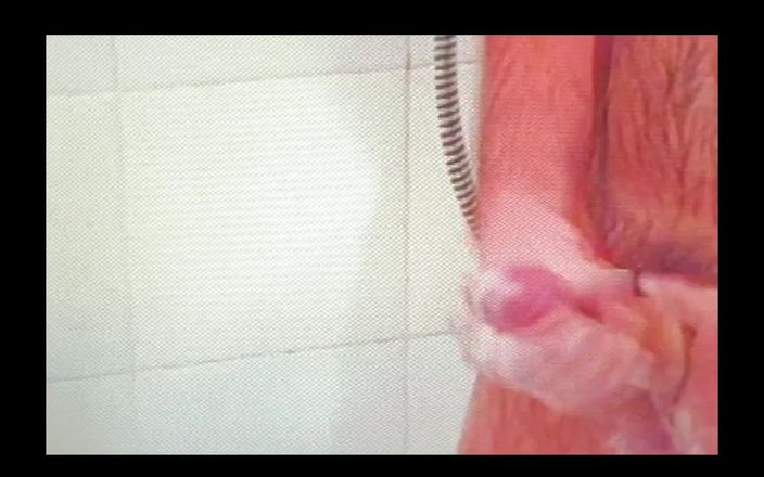 Daddybearvlc: 在这里！！找到的磁带。对不起，质量。当爸爸在淋浴时，他和爸爸做撸撸