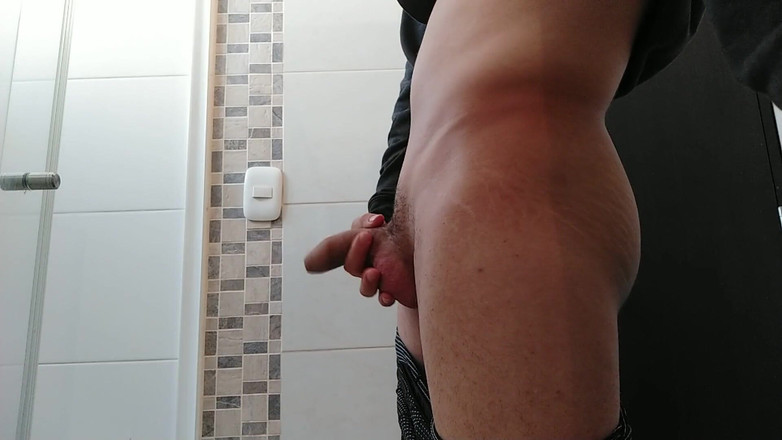 Leo J: Me tocando no banheiro