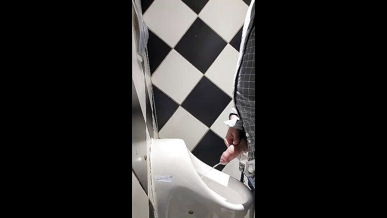 Arab of the Future: Topp hårig arab som pissar i restaurangen