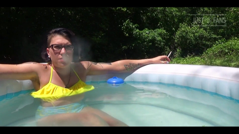 FondaDix: Shy, Quickie Smoke