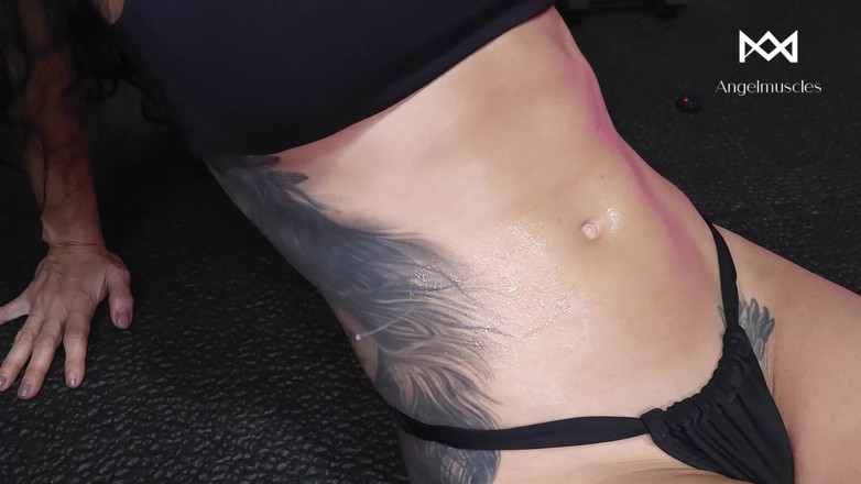 Angelmuscles: Irresistible Core: Die Besessenheit geht weiter