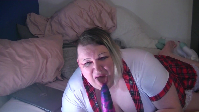 Roxxie rae page: La ragazza gotica spompina il suo amante