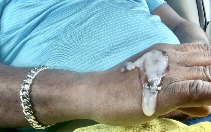 Jamdown26: 야외에서 자위하는 흑인 남자