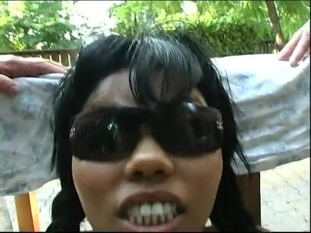 Black Sinner: Gangbang luar dengan bukkake berakhir untuk eboni kencing