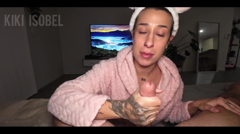 Kiki Isobel: Mama vitregă îți mulge pula