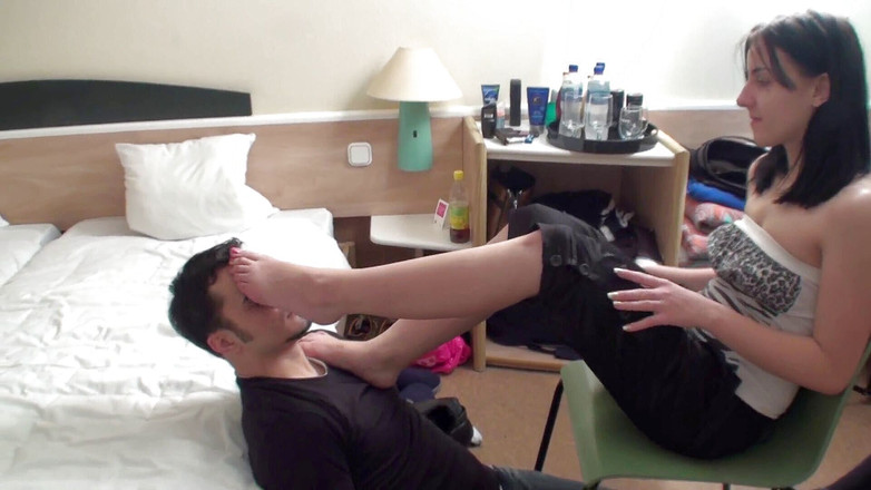 Foot Girls: Des pieds reniflent par la musique