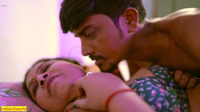 Indian Xshot: Hintli güzel kadın bilinmeyen hırsız tarafından sikiliyor! Ani seks