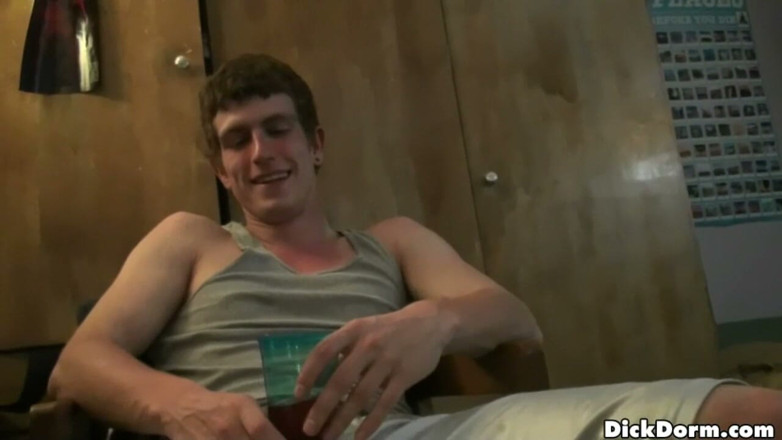 Reality Dudes: Reality Dudes - Robert Makes Bjs Orgasm as They Dare Roommates...
